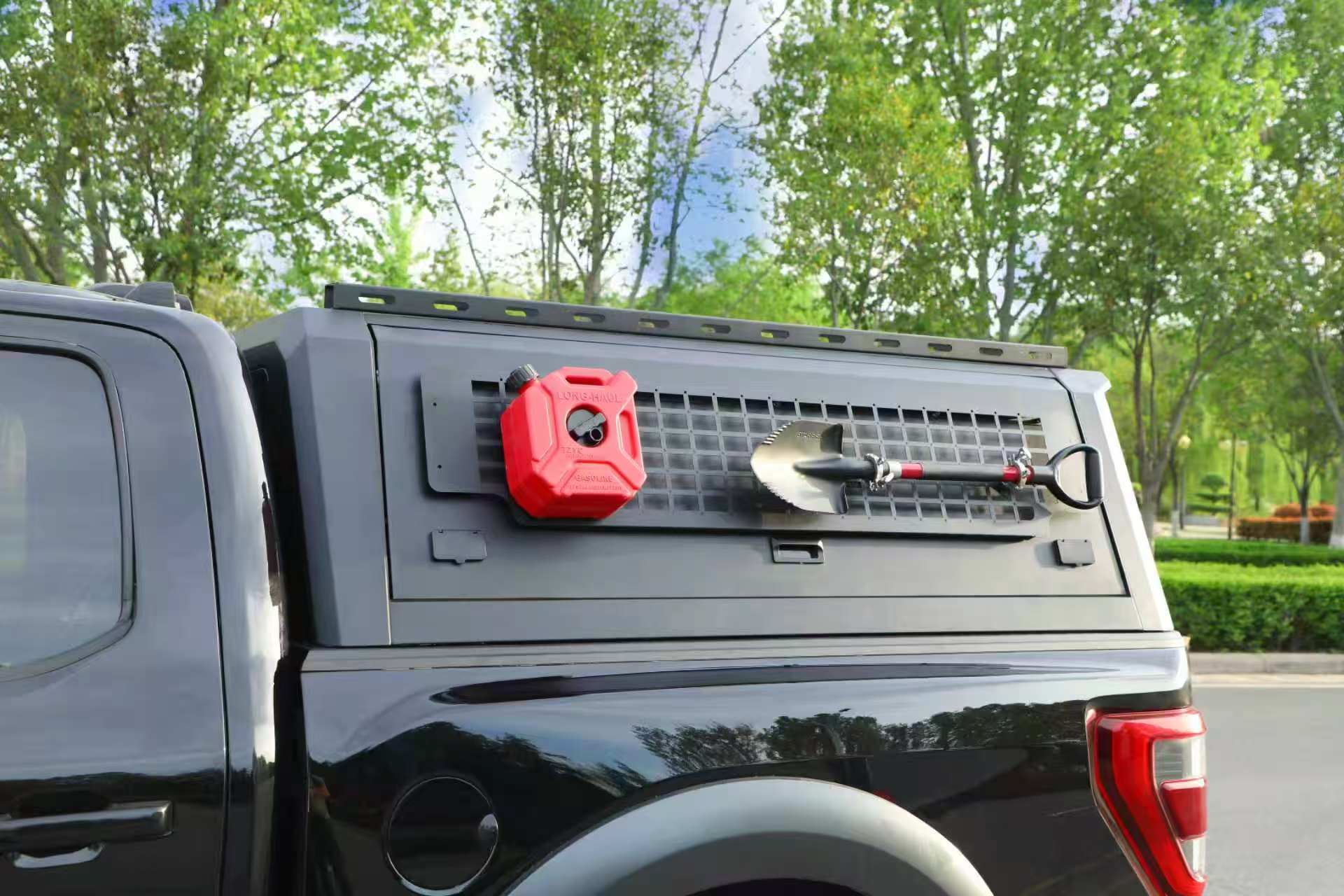 Pioneer Truck Cap For Ford