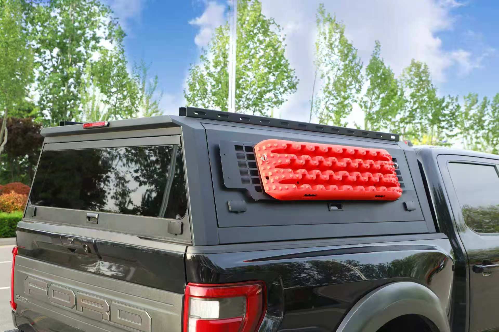 Pioneer Truck Cap For Ford