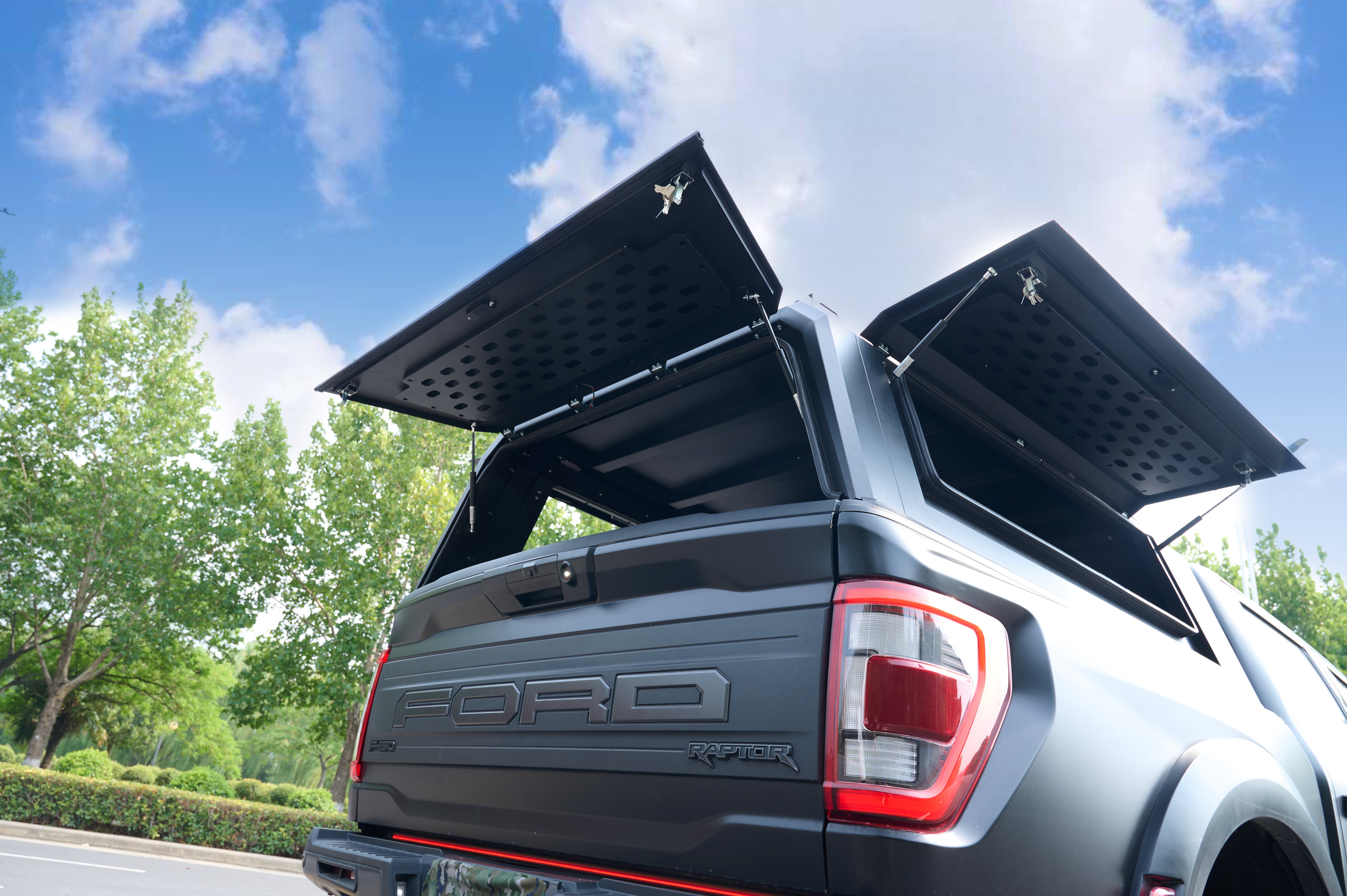 Fortress Truck Cap For Dodge
