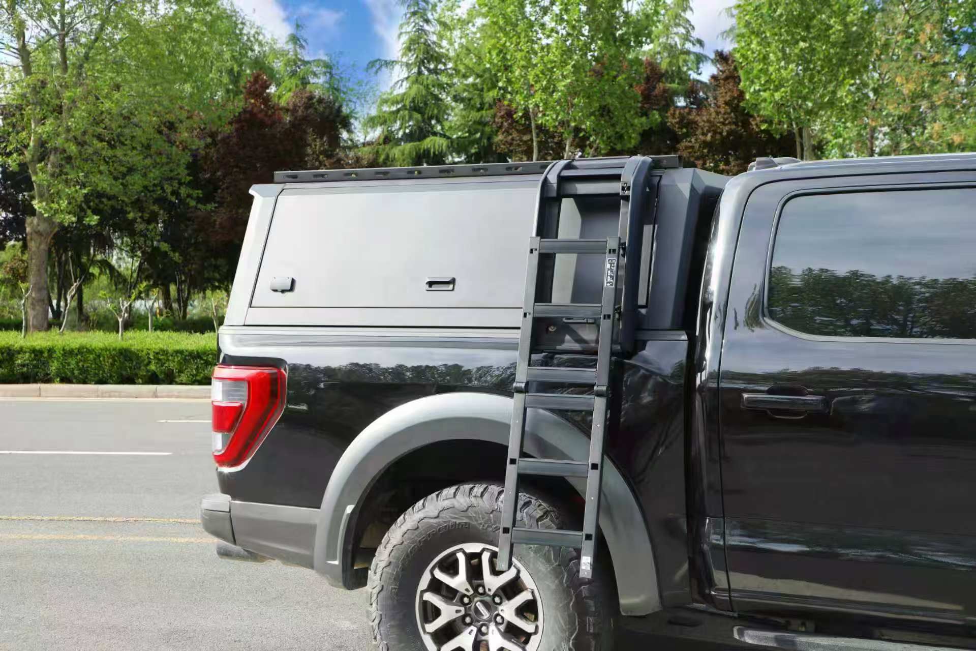 Pioneer Truck Cap For Ford