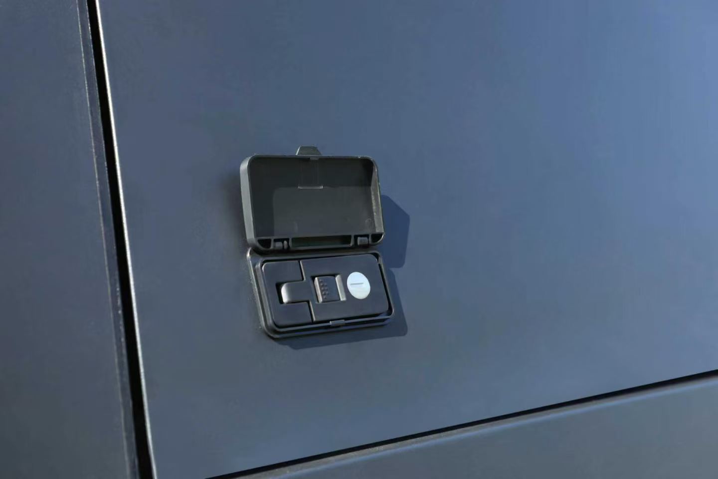 Pioneer Truck Cap For Ford